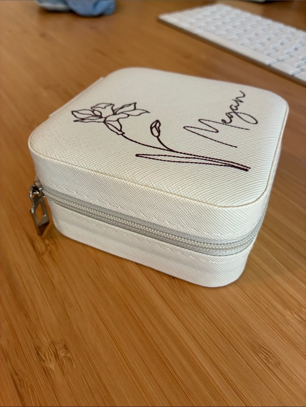Megan travel jewelry holder